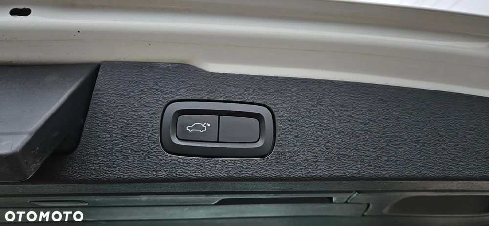 Volvo V60 D3 Geartronic Momentum - 25