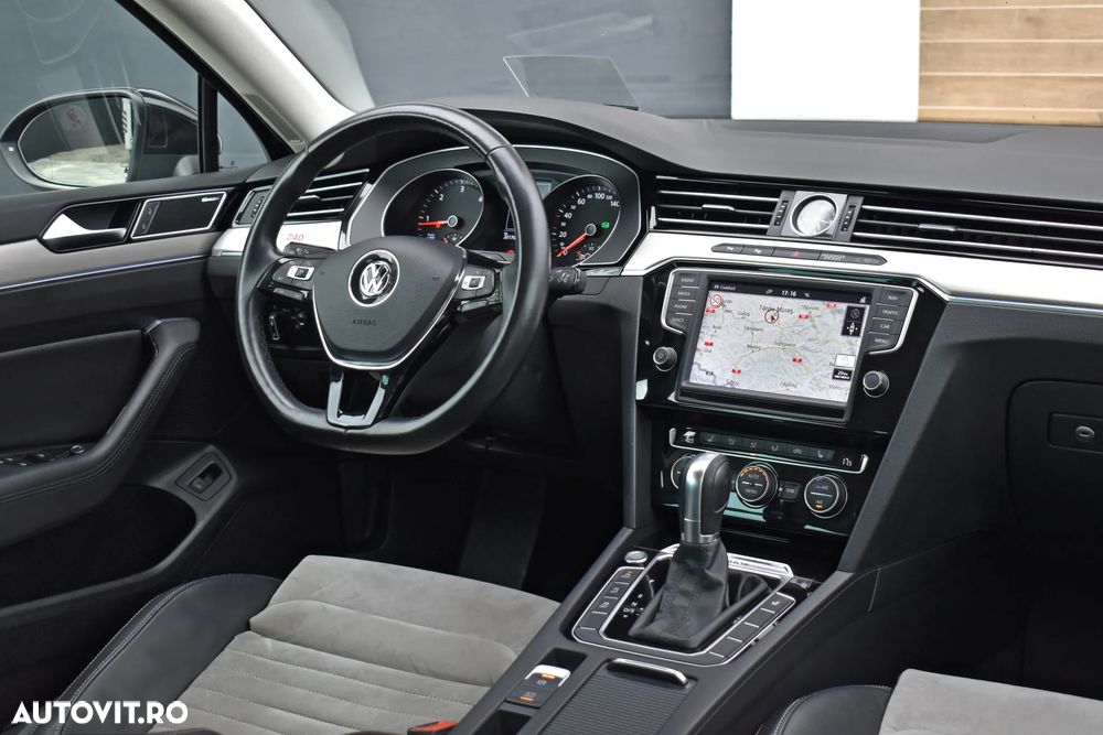 Volkswagen Passat 2.0 TDI SCR 4Mot DSG Highline - 12