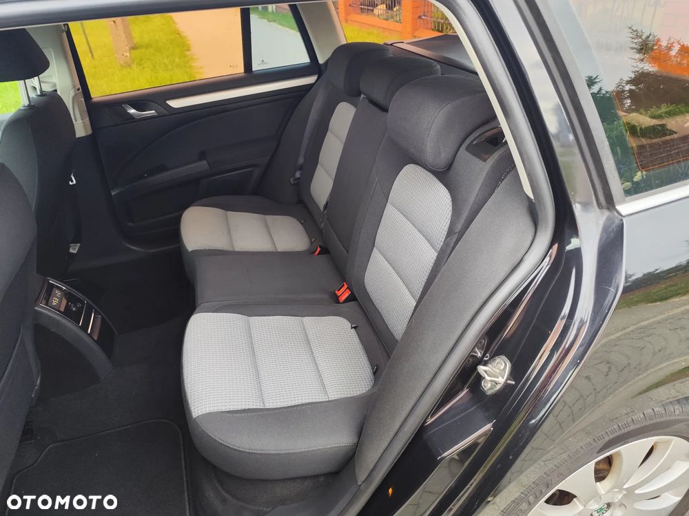 Skoda Superb 2.0 TDI Ambition - 30