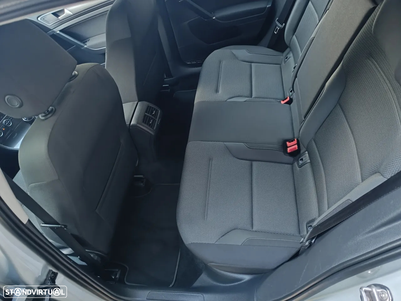 VW Golf 1.6 TDI Confortline - 17