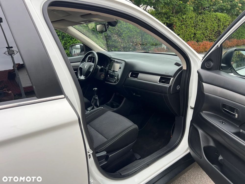 Mitsubishi Outlander - 15