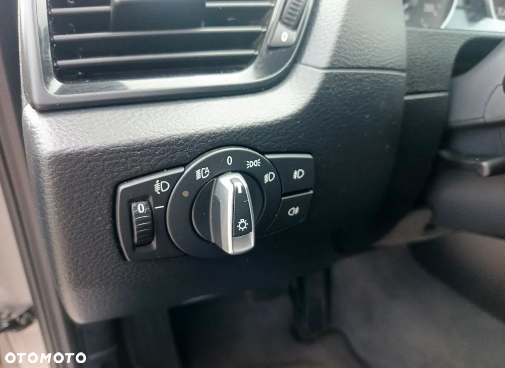 BMW X1 sDrive18i Sport Line - 26