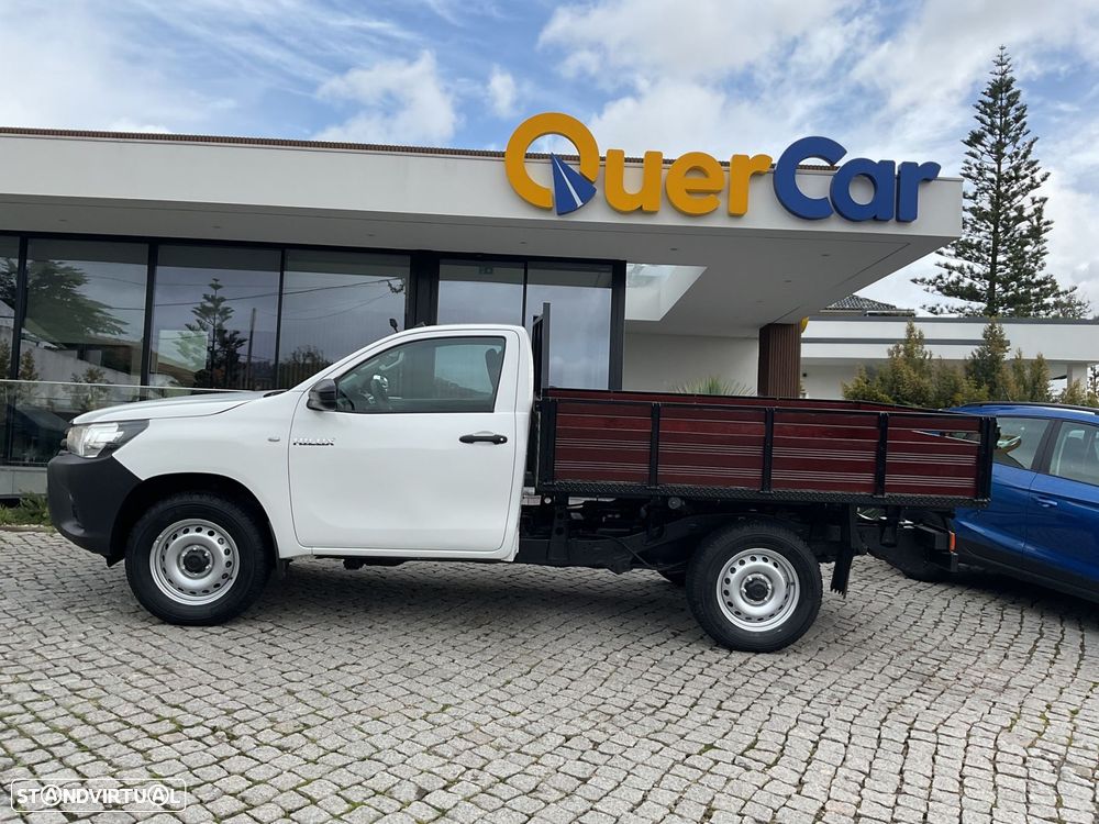 Toyota Hilux 2.4 D-4D CE - 6