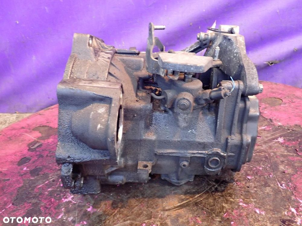 SKODA OCTAVIA II SKRZYNIA BIEGÓW  BKC / GQQ - 5