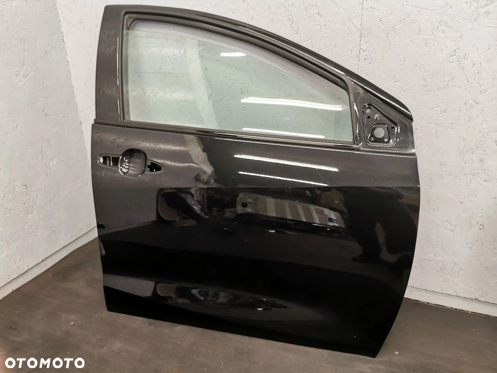 Toyota Yaris 4 IV Drzwi prawy przód prawe przednie lakier 209