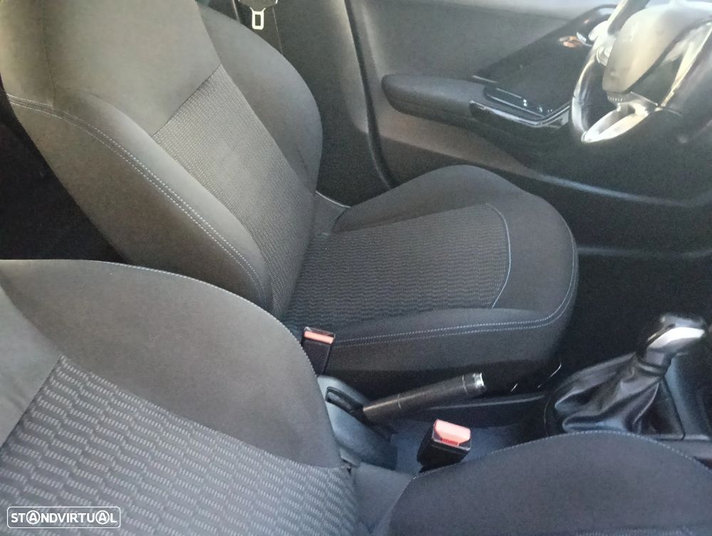 Peugeot 208 1.2 PureTech Style - 37