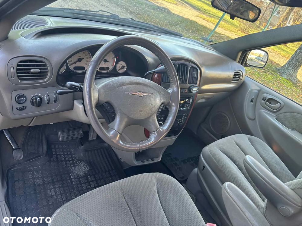 Chrysler Grand Voyager - 20