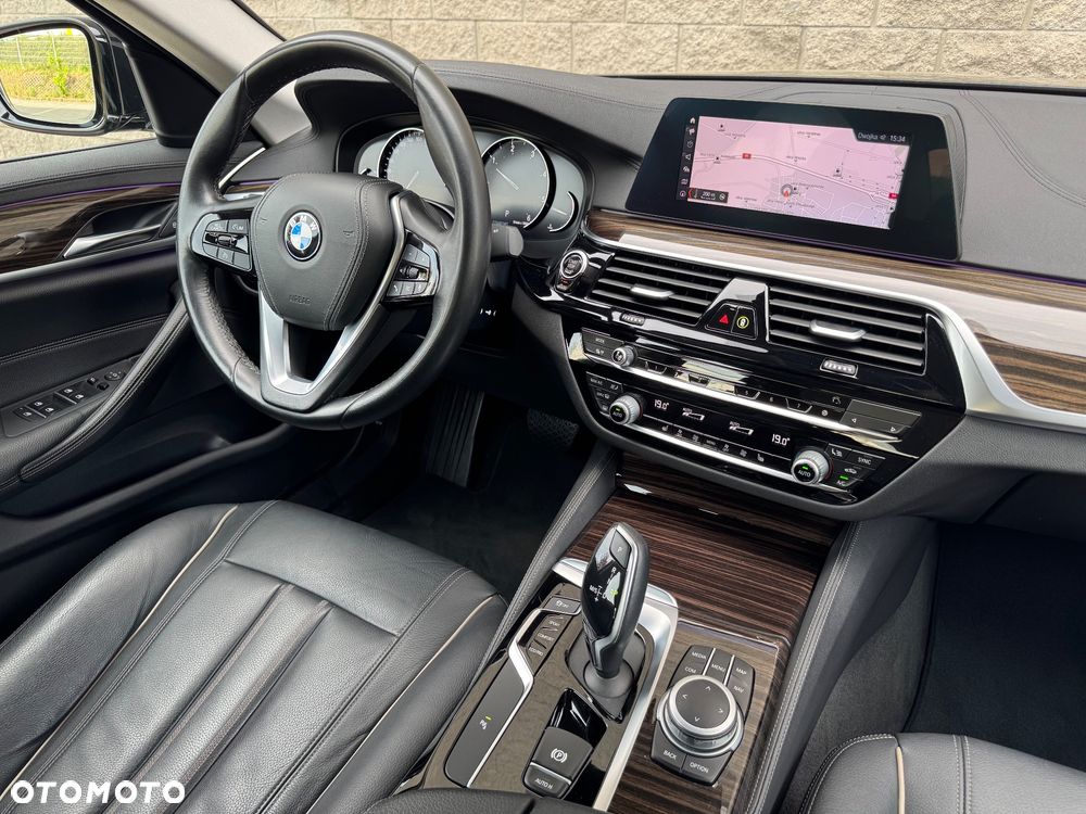 BMW Seria 5 518d Luxury Line - 12
