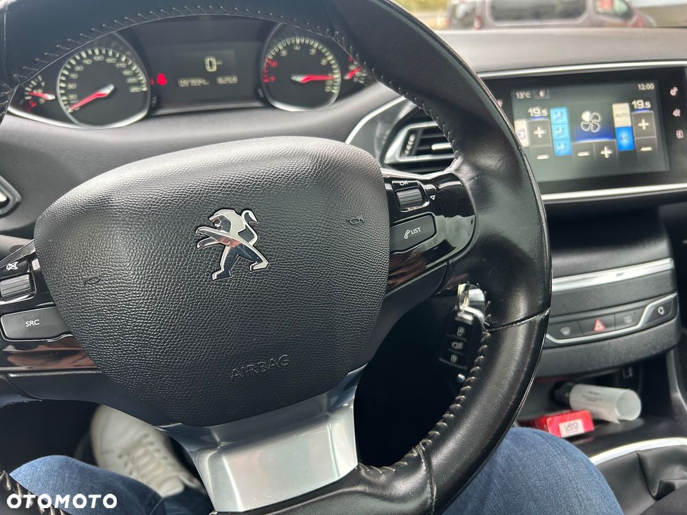 Peugeot 308 1.2 PureTech Allure S&S - 4