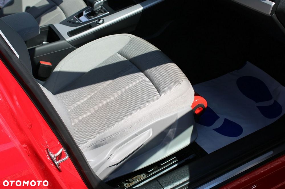 Audi A4 Limousine - 32