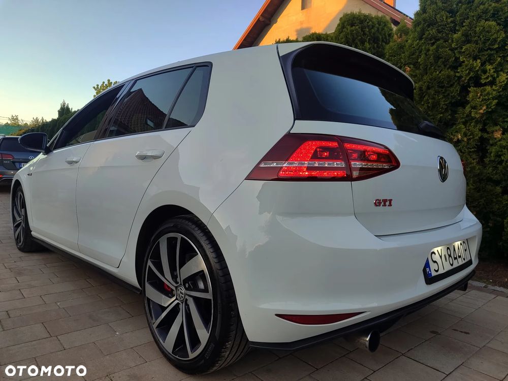 Volkswagen Golf GTI (BlueMotion Technology) DSG - 30