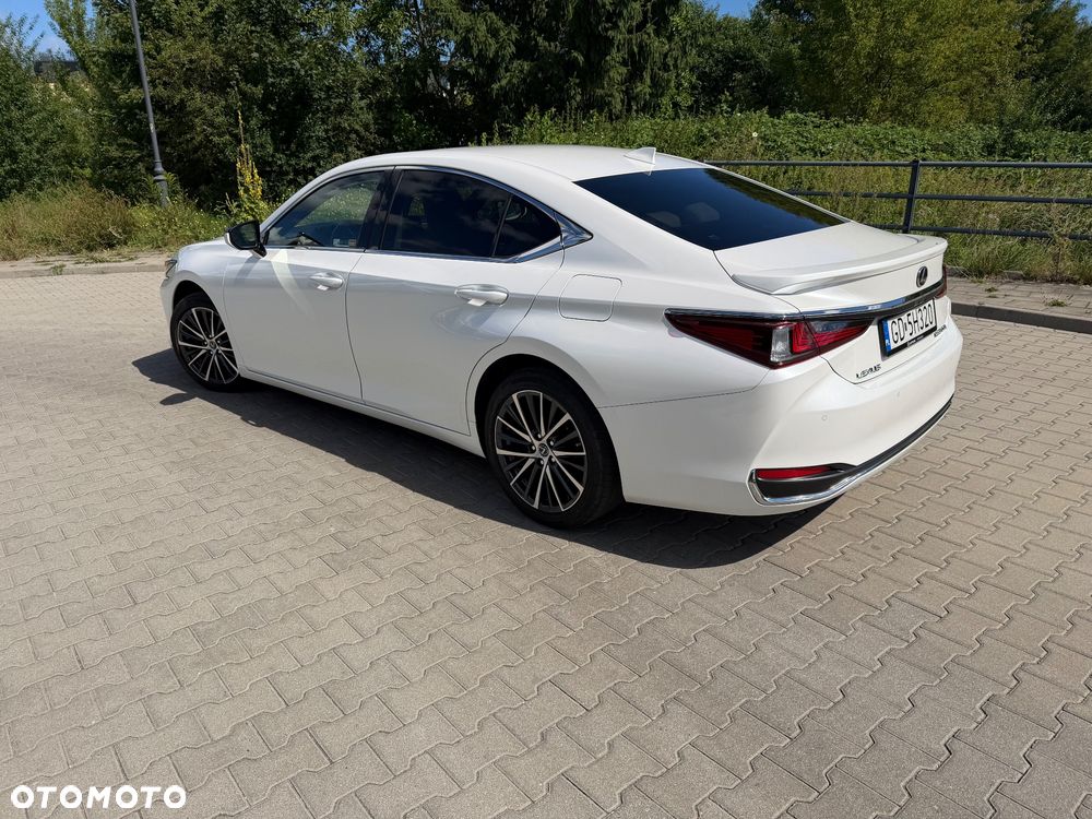 Lexus ES 300h Prestige - 8