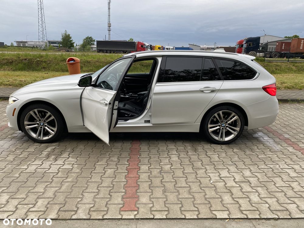 BMW Seria 3 330i xDrive Luxury Line - 9