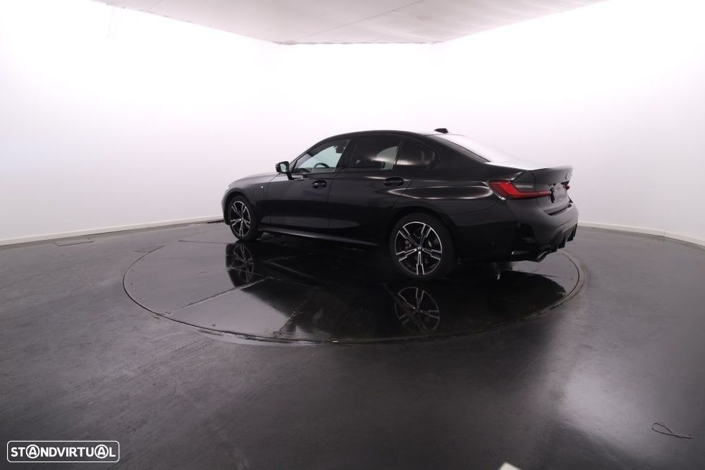 BMW 330 2025 photo 4