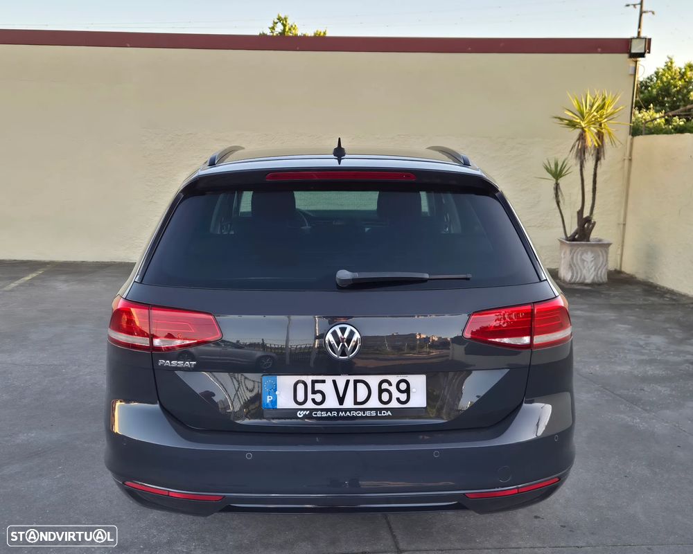 VW Passat Variant 2.0 TDI Confortline - 19