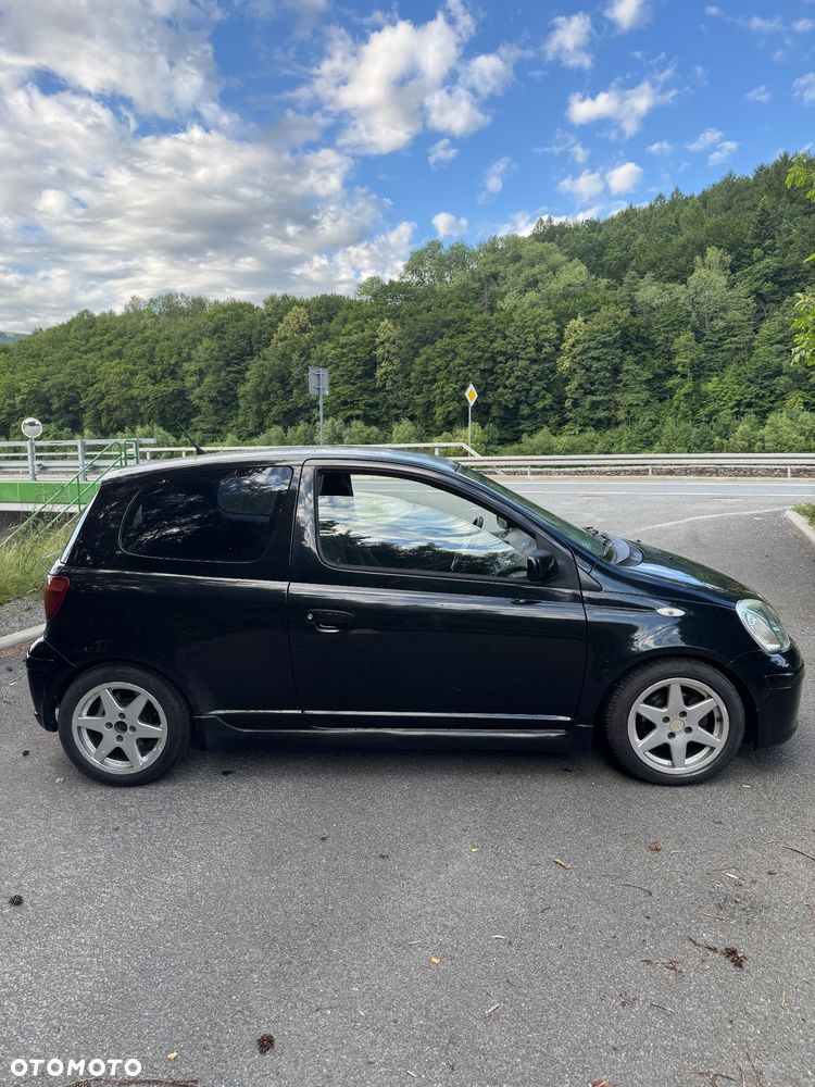 Toyota Yaris - 4