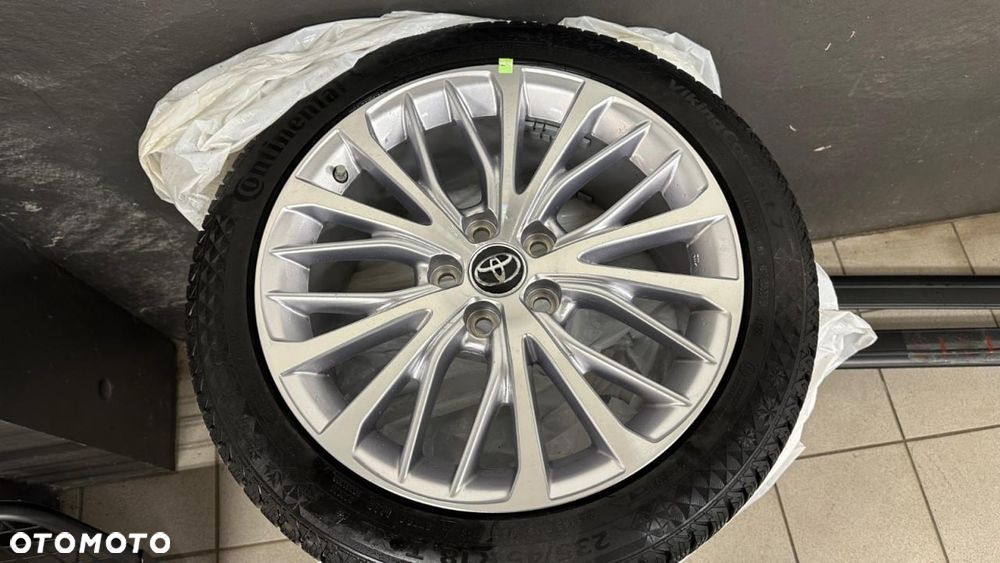 Toyota Camry 2.5 Hybrid Executive CVT - 34