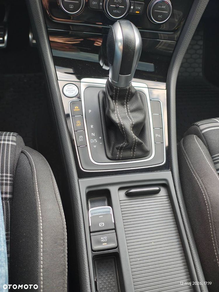 Volkswagen Golf - 11