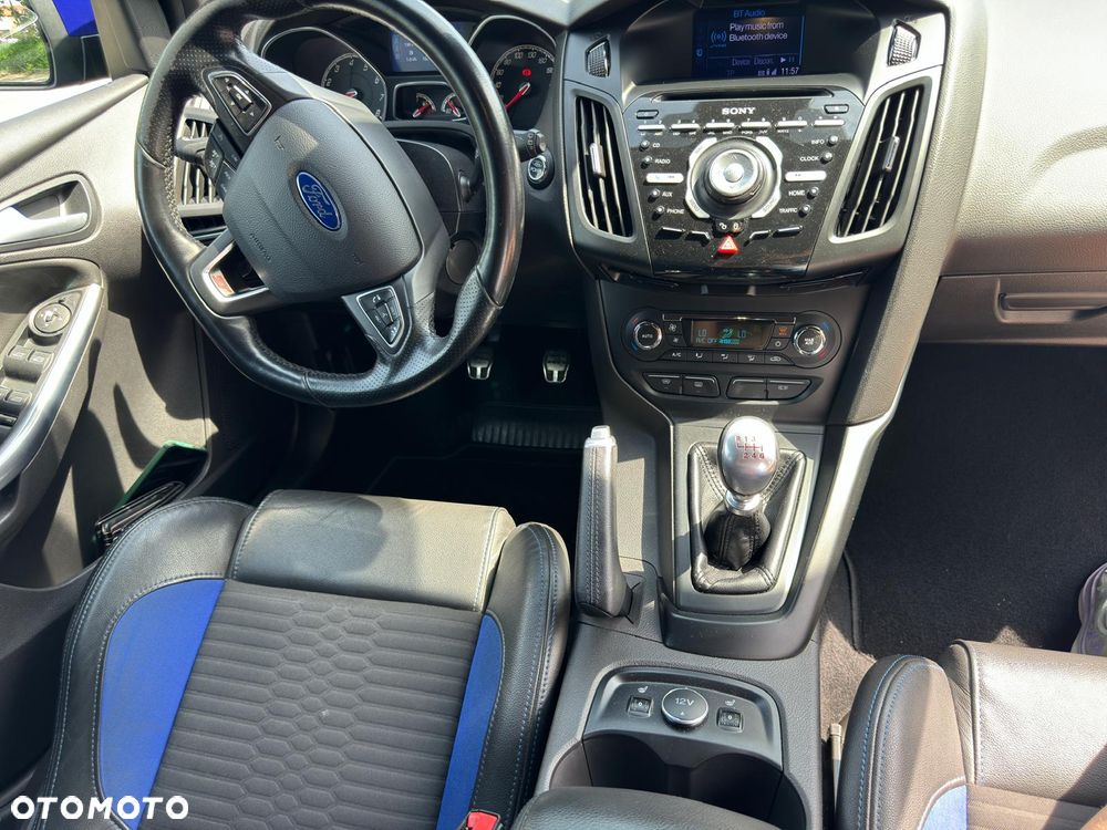 Ford Focus 2.0 EcoBoost ST - 15