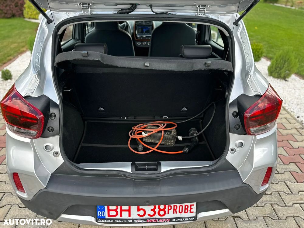Dacia Spring Essential - 12