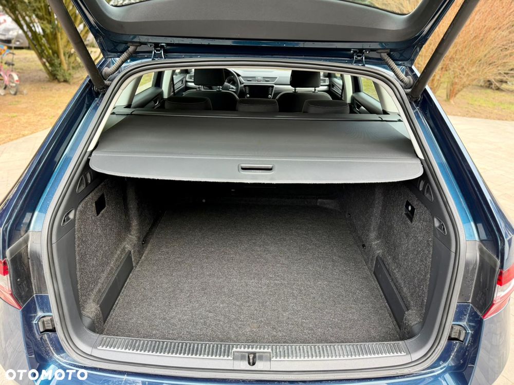 Skoda Superb 2.0 TDI Style DSG - 26