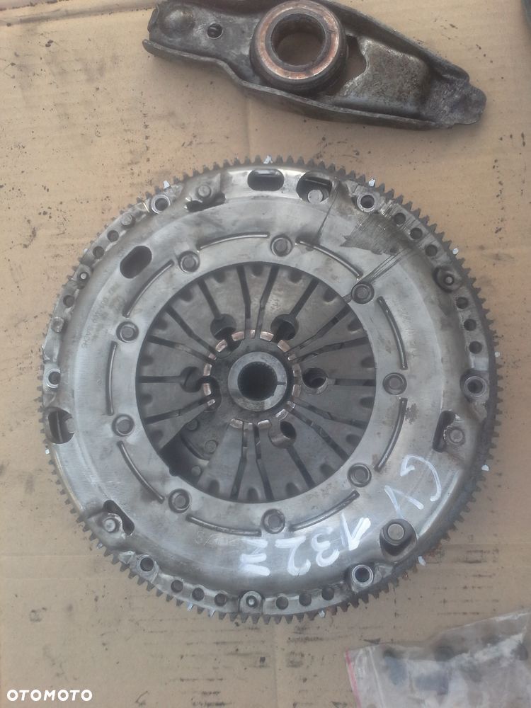 Volkswagen Golf V 1.9 TDi koło dwumasowe plus sprzęgło - 17