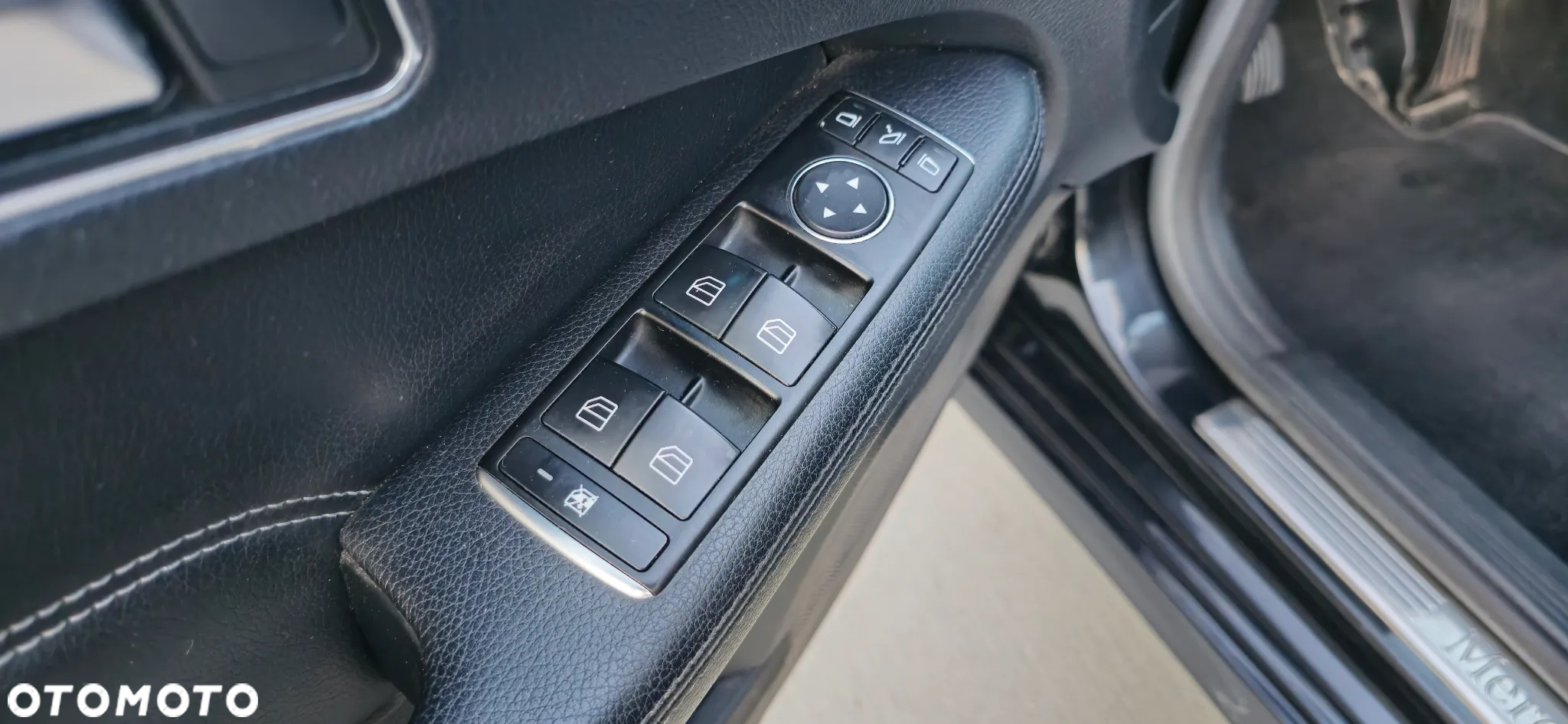 Mercedes-Benz Klasa E 300 BlueTEC 7G-TRONIC Elegance - 27