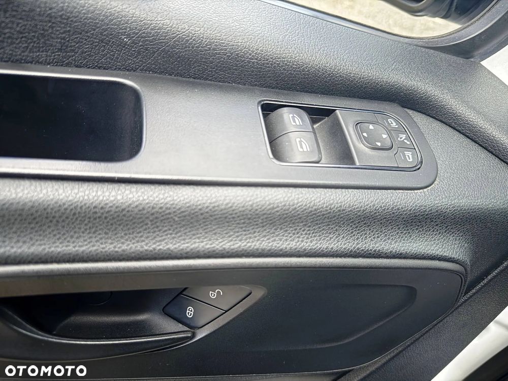 Mercedes-Benz Sprinter - 13