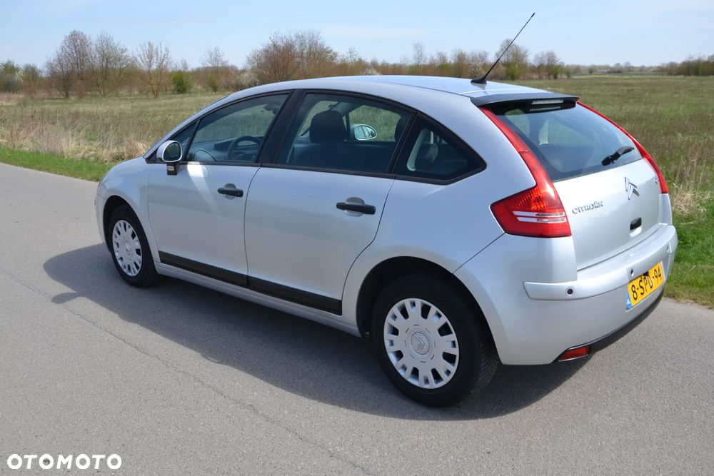 Citroën C4 1.4 16V Style - 3