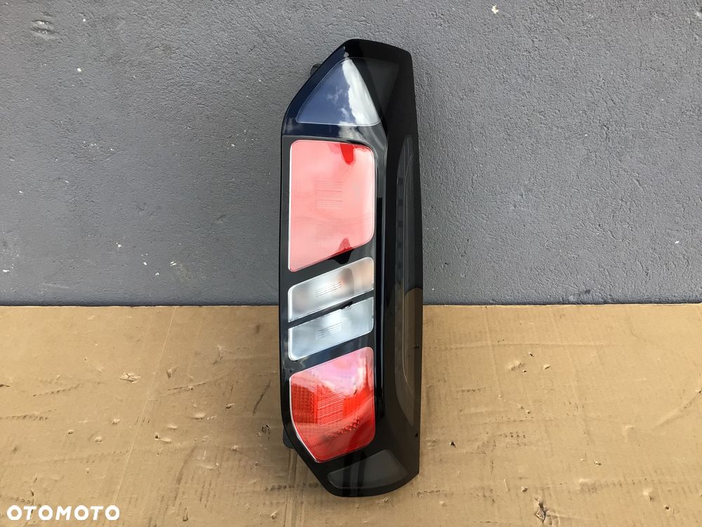 Lampa tylna prawa Ford Transit Custom ll MK2