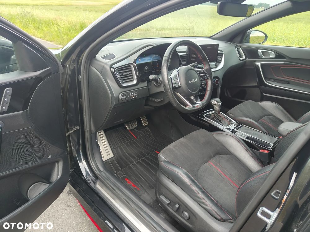 Kia ProCeed 1.6 T-GDI GT DCT - 11