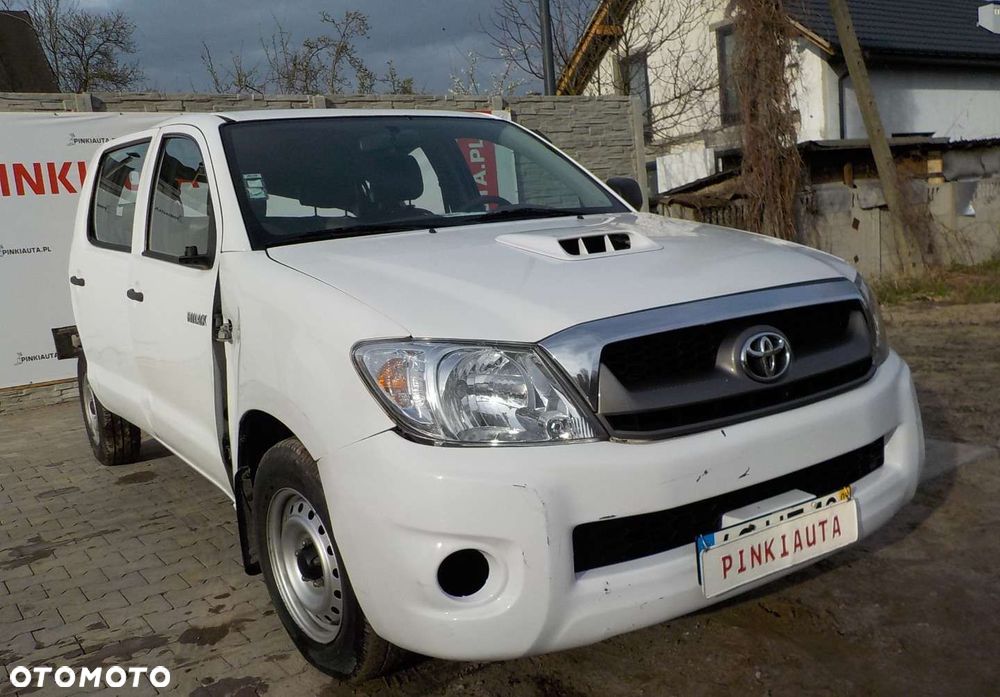 Toyota Hilux - 1