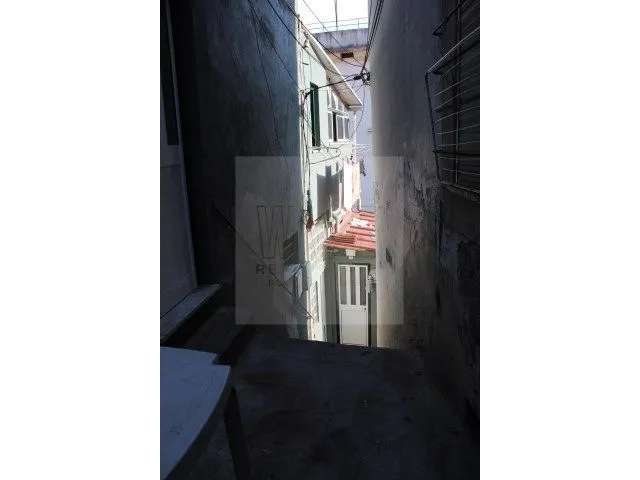 Edifício para recuperar na alta de Coimbra! - Grande imagem: 4/12