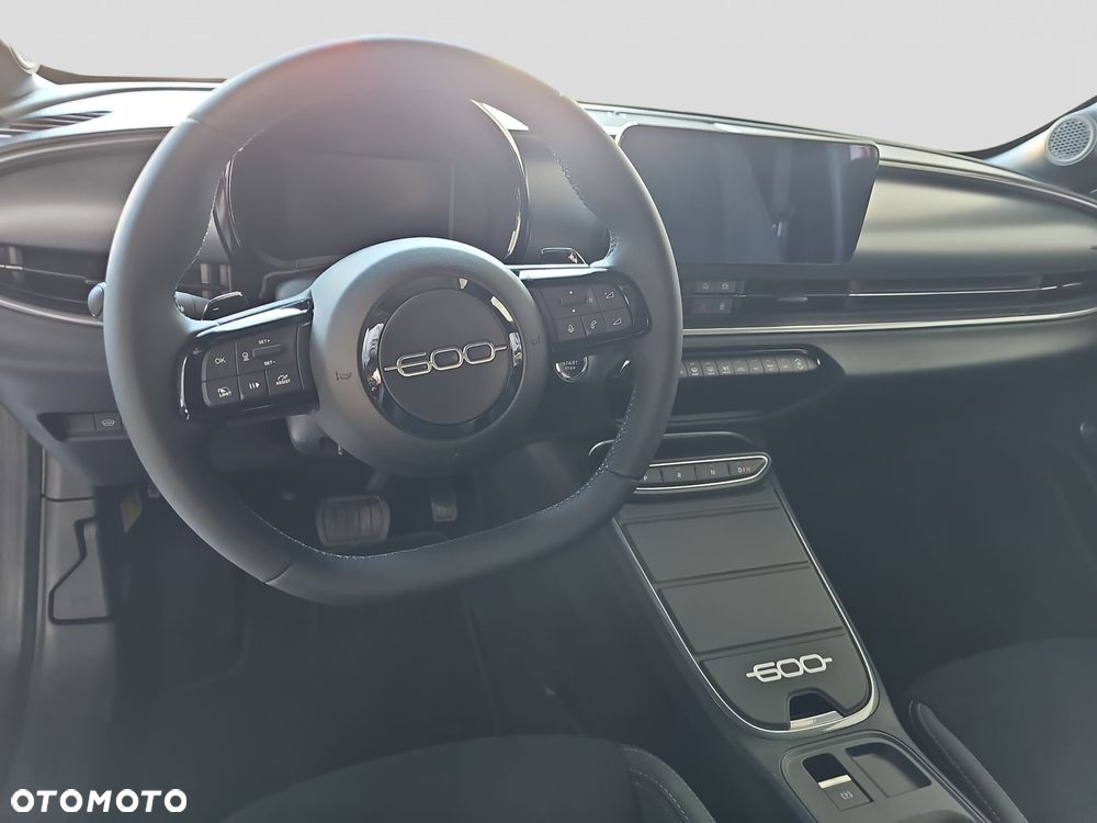 Fiat 600 1.2 Turbo Sport eDCT - 11