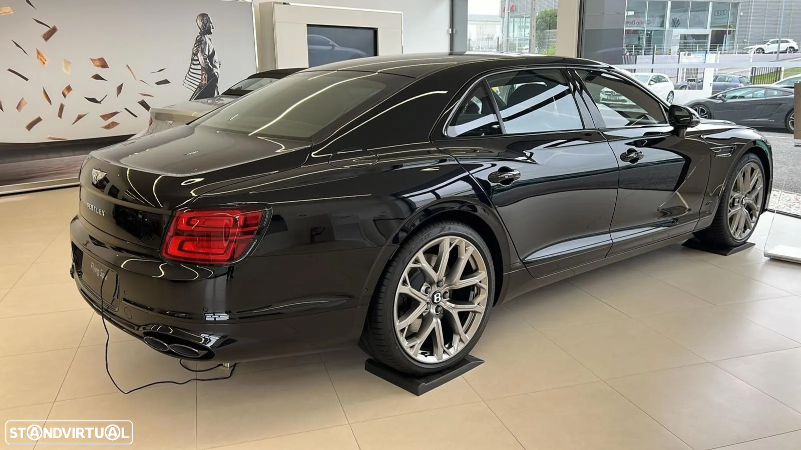 Bentley Flying Spur Hybrid S - 7