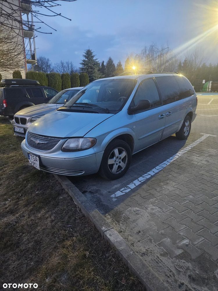 Chrysler Town & Country - 9