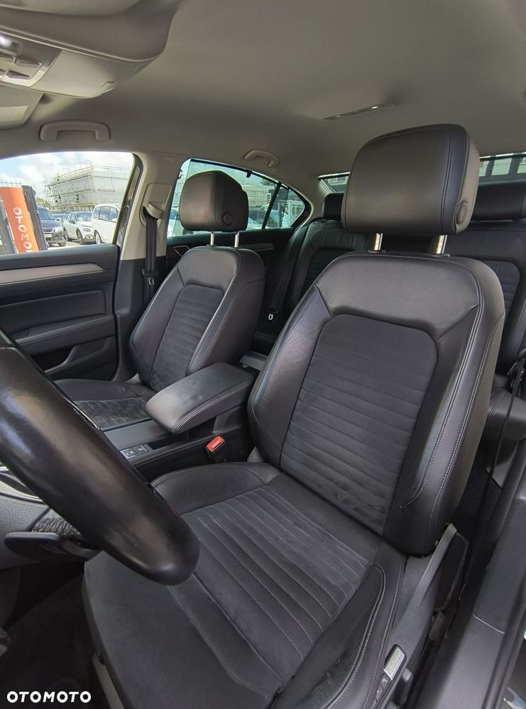 Volkswagen Passat 2.0 TSI BMT 4Mot Highline DSG - 11