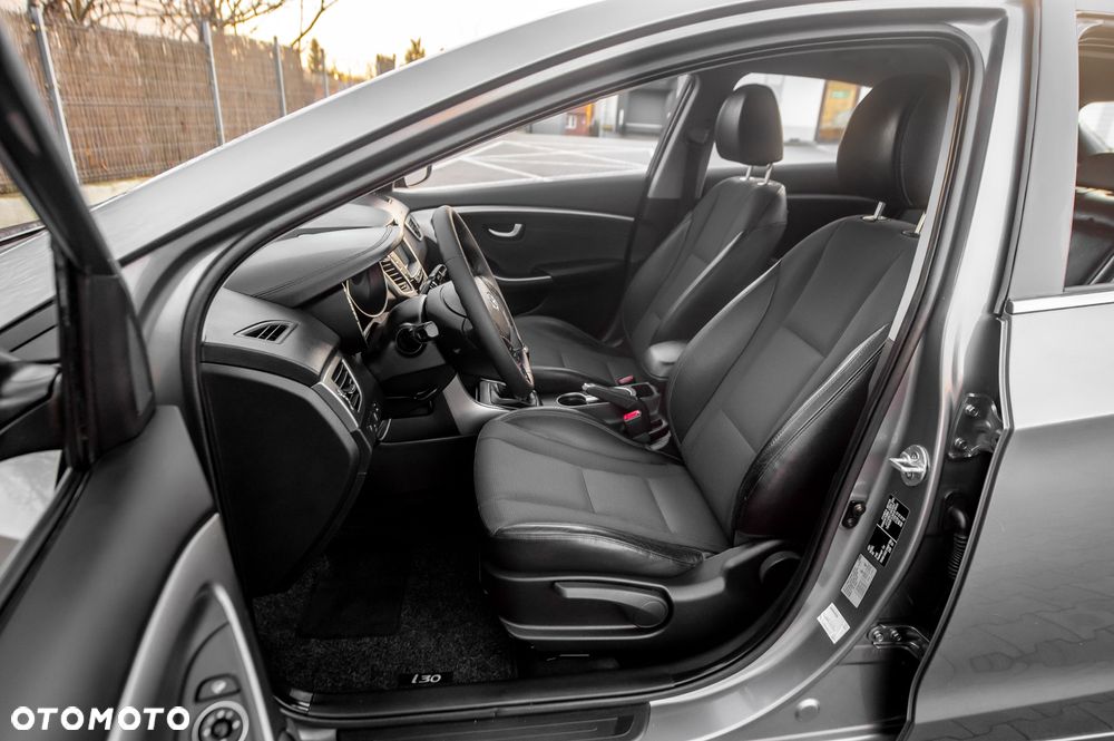 Hyundai i30 blue 1.6 GDI Passion - 18