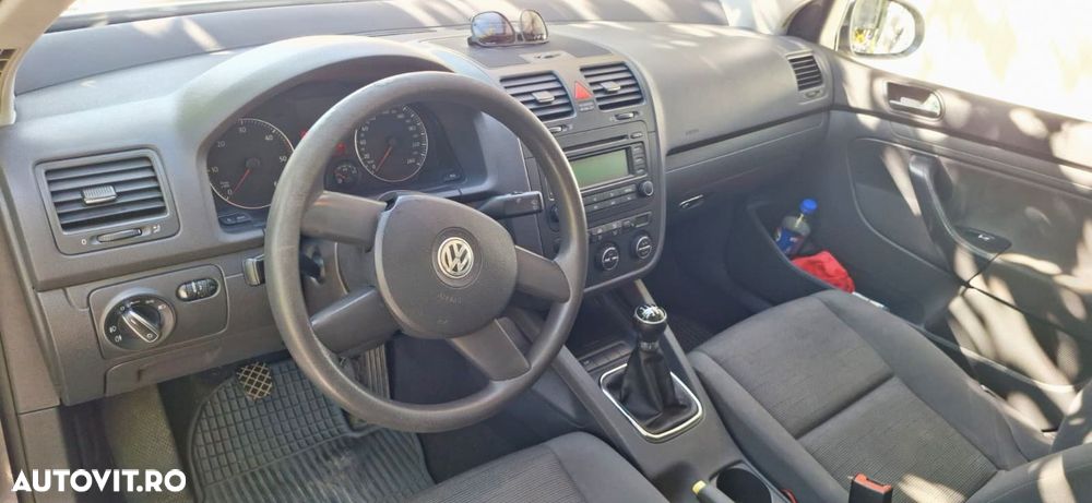Volkswagen Golf - 5