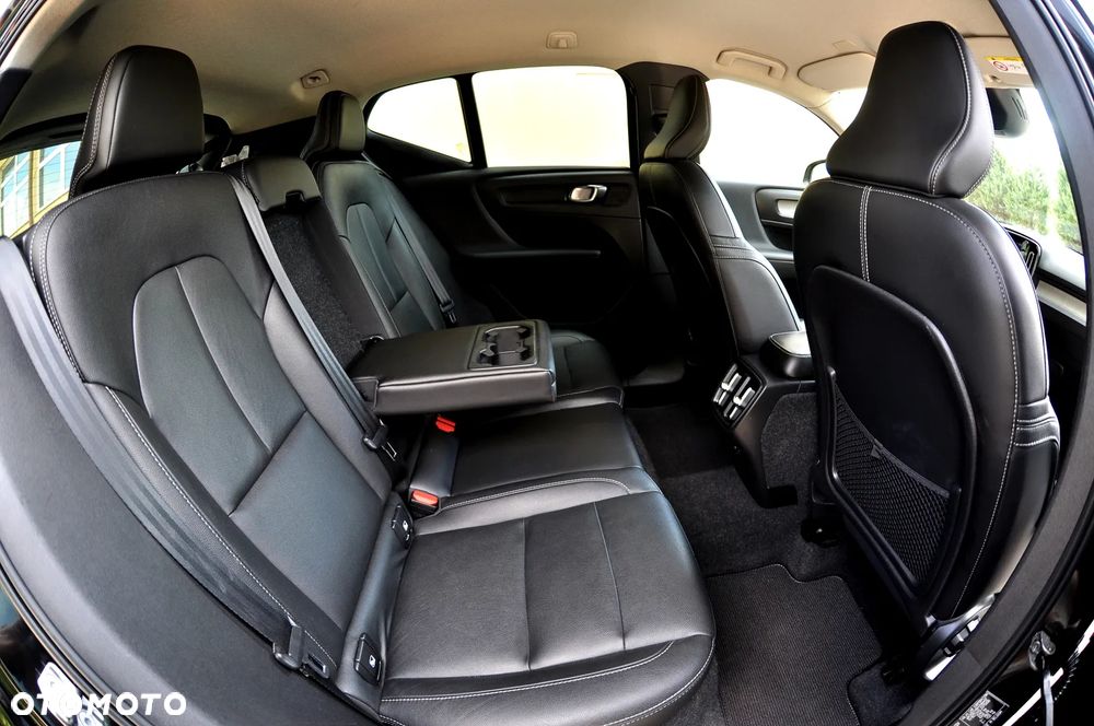 Volvo XC 40 D3 SCR AWD Inscription - 28
