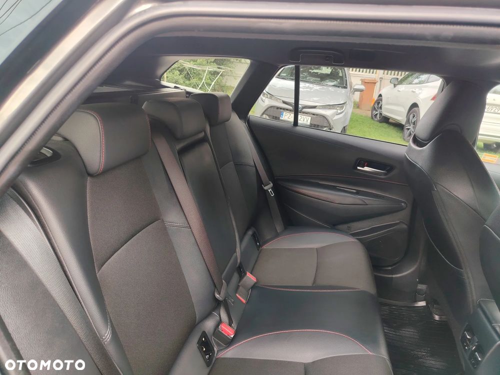 Toyota Corolla 2.0 Hybrid GR Sport Dynamic - 33