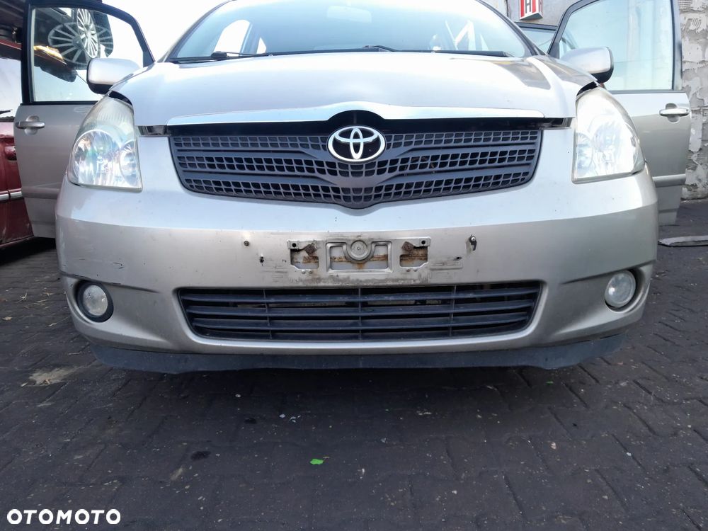 Zderzak przedni TOYOTA Corolla Verso I 01-04r. 1D9 - 1