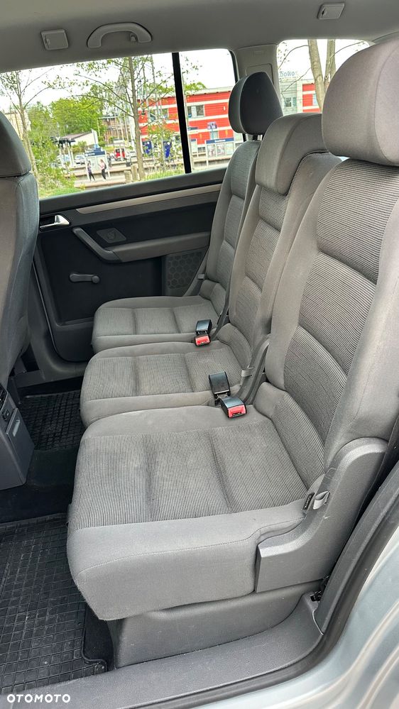 Volkswagen Touran 1.9 TDI Conceptline - 14