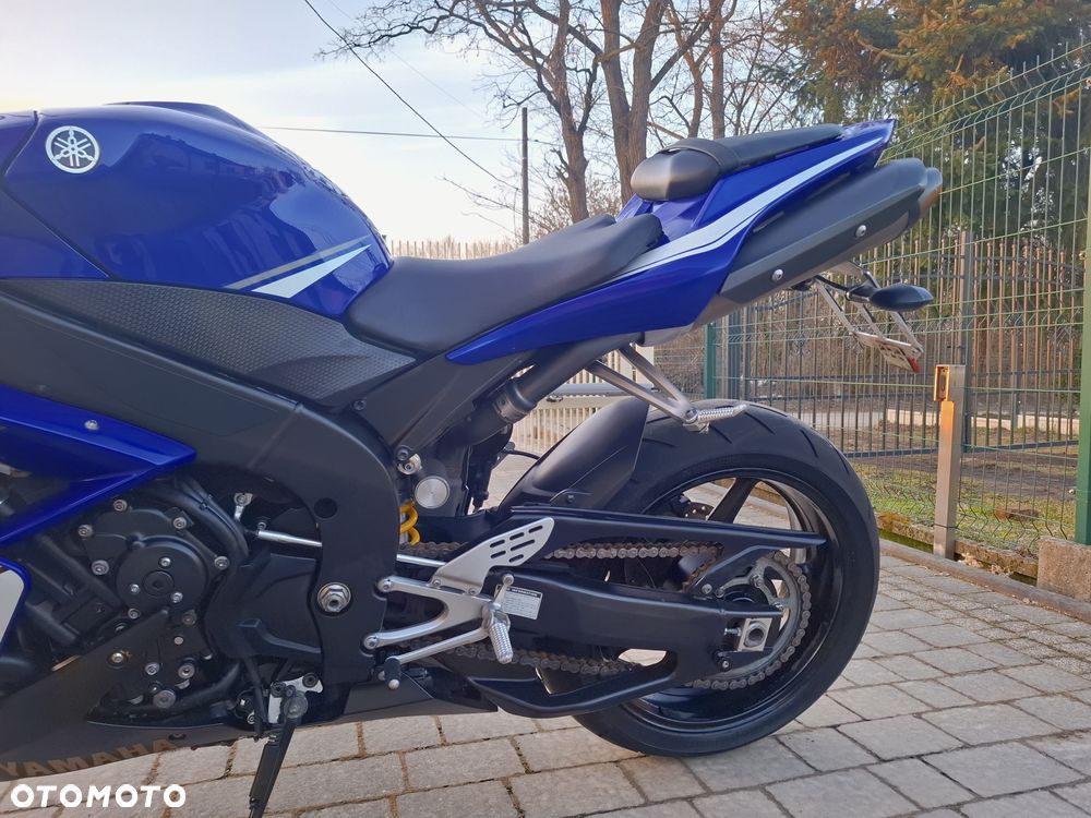 Yamaha R1 - 26