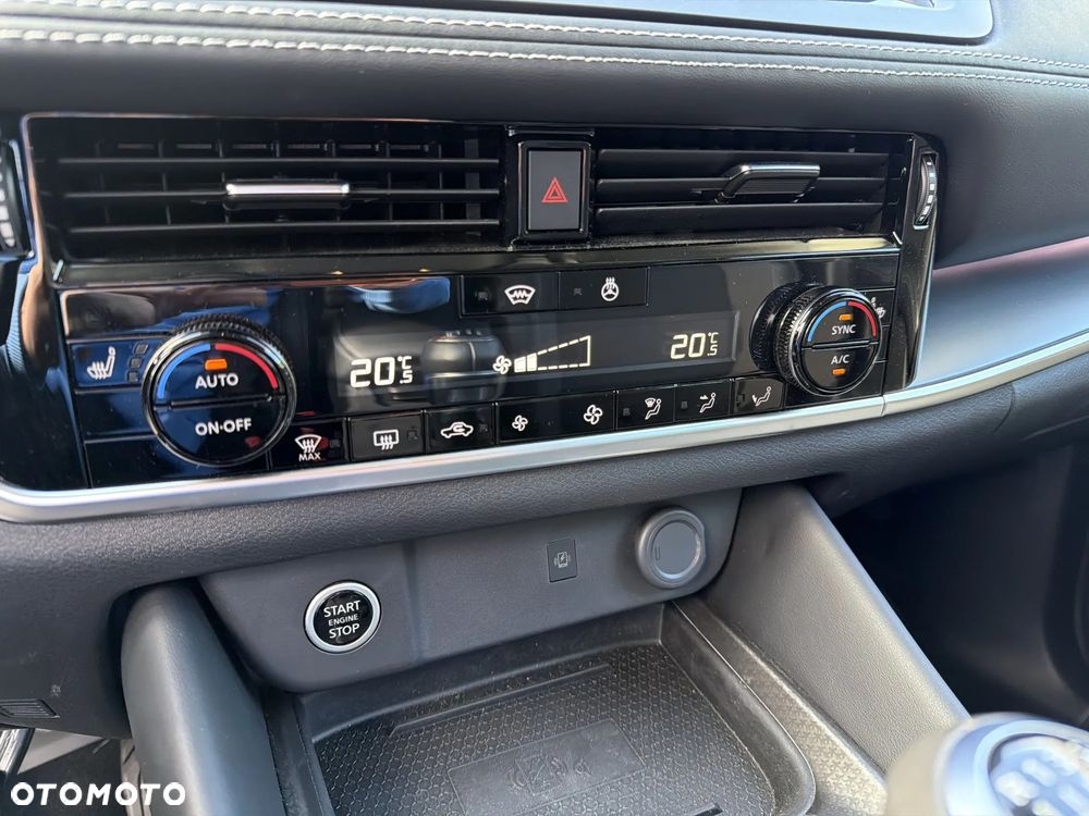 Nissan Qashqai 1.3 DIG-T mHEV N-Connecta - 23