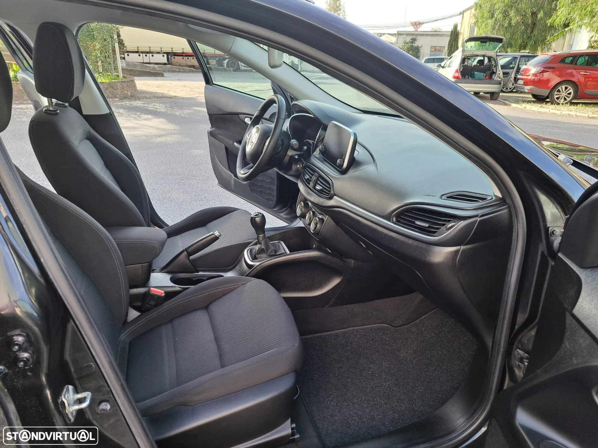 Fiat Tipo Station Wagon 1.3 M-Jet Lounge Tech - 33