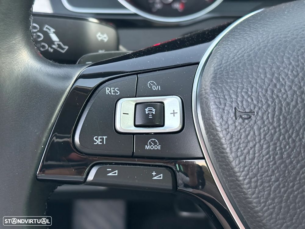 VW Passat 2.0 TDI Highline DSG - 17