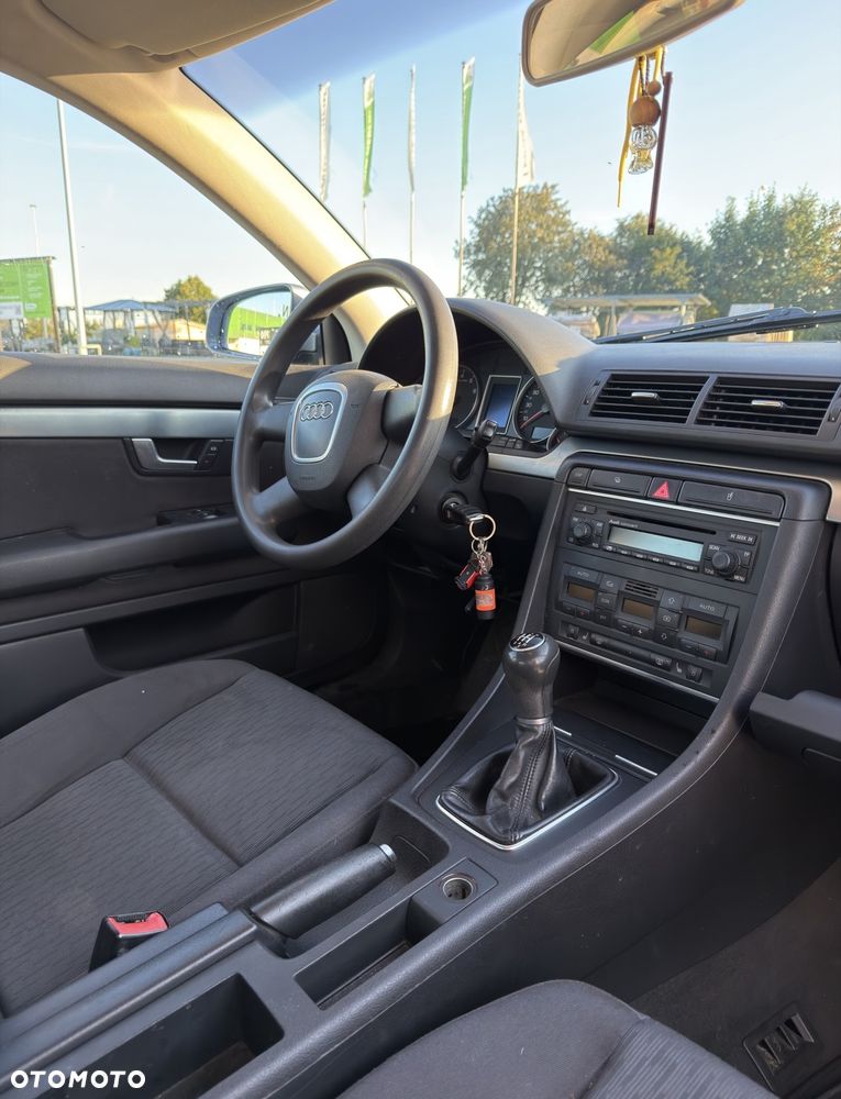 Audi A4 Limousine - 15