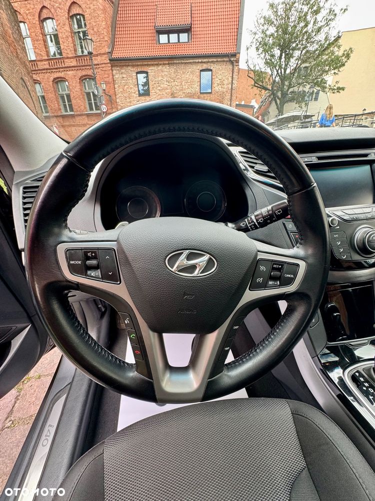 Hyundai i40 i40cw 1.7 CRDi Automatik Fifa World Cup Edition Gold - 19