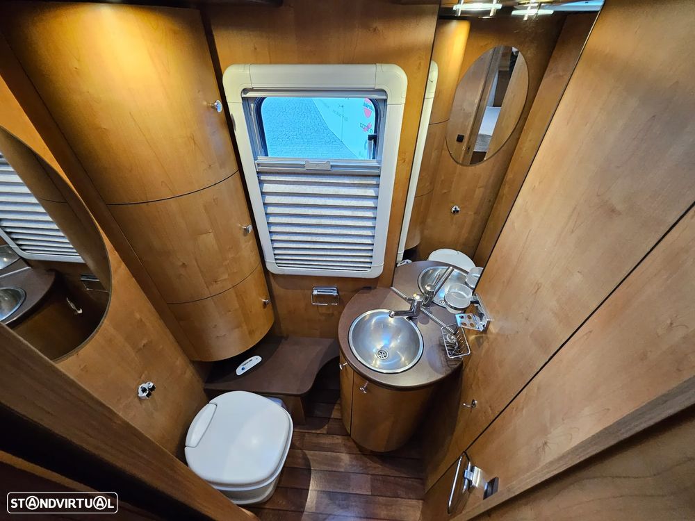 Rapido Le Randonneur 9097F CHASSI AL-KO Cama transversal + BASCULANTE - 47